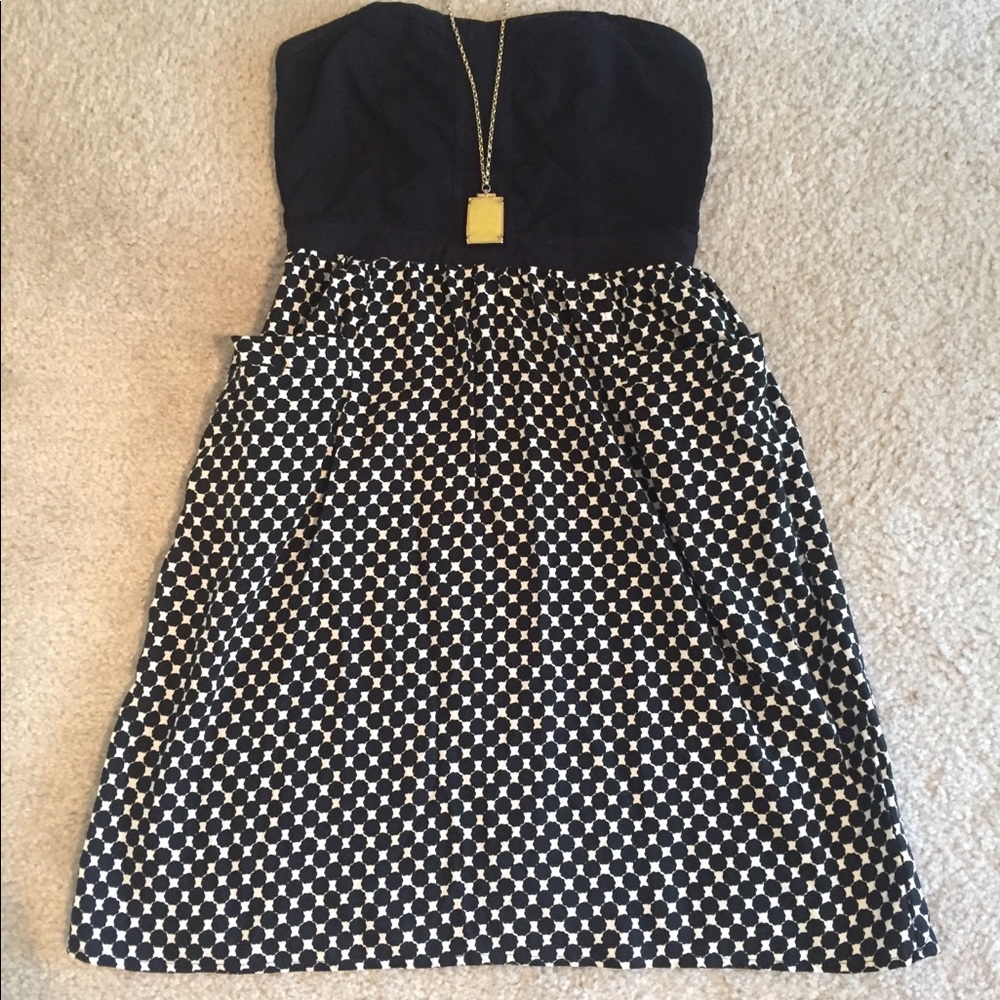 Super cute Strapless black & white dress!